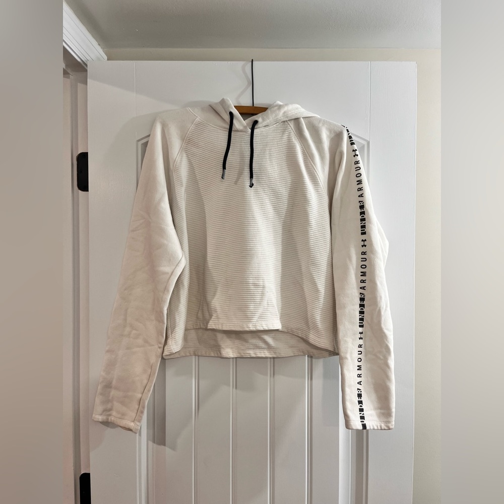 Under Armour Crop Hoodie                    Size - S